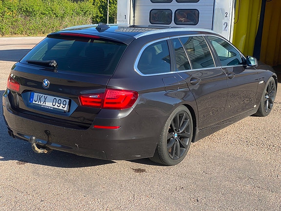 BMW 520d 4 of 5