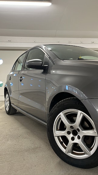 Volkswagen Polo 2 of 5