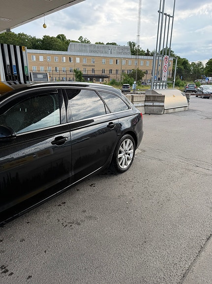 Audi A6 3 of 9