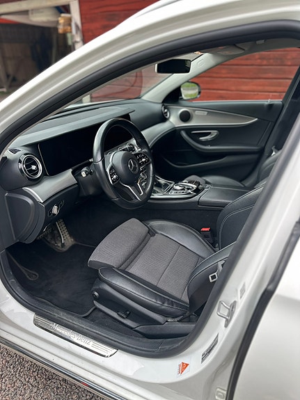 Mercedes-Benz E200 6 of 7