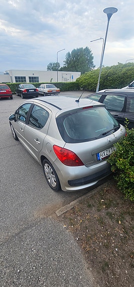 Peugeot 207 2 of 2