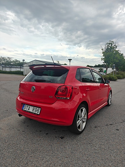 Volkswagen Polo 2 of 5