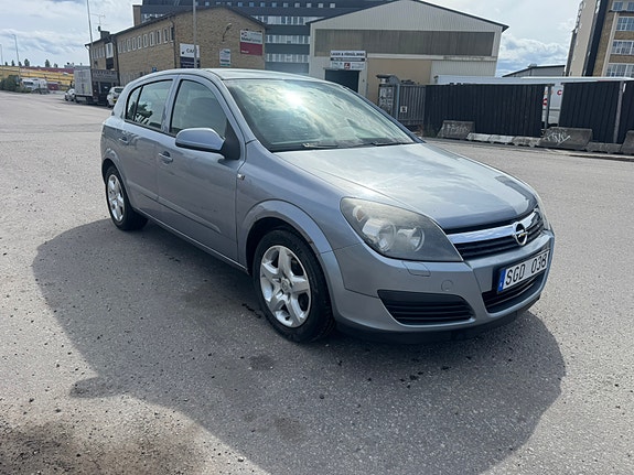 Opel Astra 2 of 5