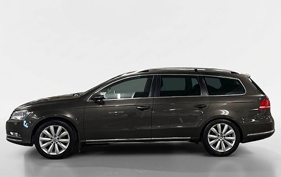 Volkswagen Passat 2 of 5