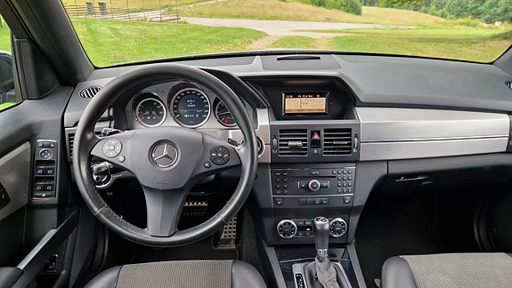 Mercedes-Benz GLK220 16 of 20