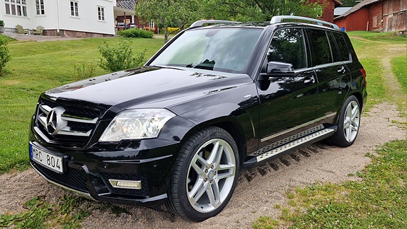 Mercedes-Benz GLK220 3 of 5