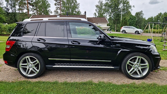 Mercedes-Benz GLK220 8 of 20
