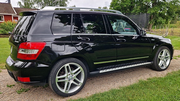 Mercedes-Benz GLK220 9 of 20