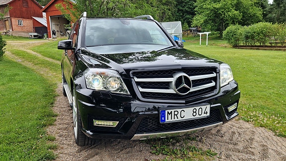 Mercedes-Benz GLK220 4 of 5