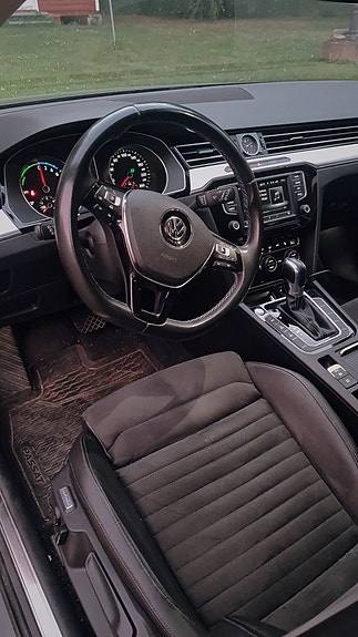 Volkswagen Passat 3 of 5