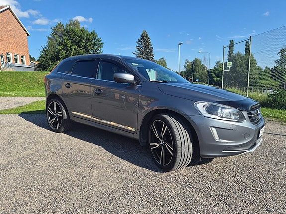 Volvo XC60 3 of 5