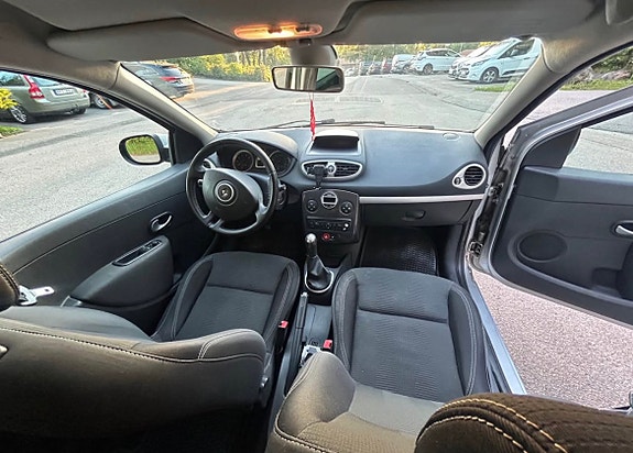 Renault Clio 6 of 10