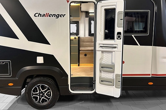CHALLENGER X150 OPEN EDITION # AUTOMAT # ADAPTIV FARTHÅLLARE # 599cm lång # DIESELVÄRMARE - STOR SITTGRUPP 5 of 30