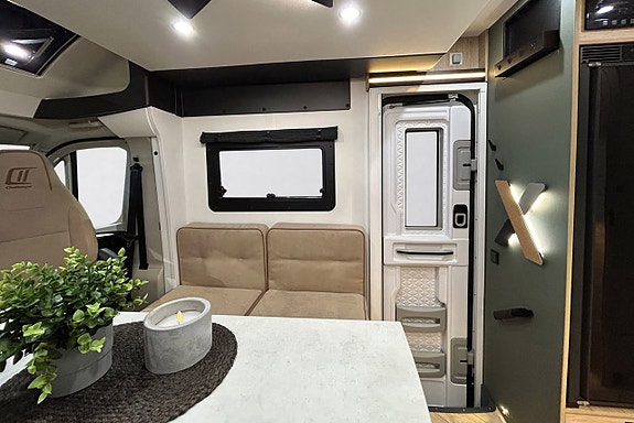 CHALLENGER X150 OPEN EDITION # AUTOMAT # ADAPTIV FARTHÅLLARE # 599cm lång # DIESELVÄRMARE - STOR SITTGRUPP 9 of 30