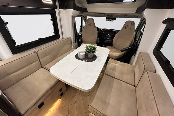 CHALLENGER X150 OPEN EDITION # AUTOMAT # ADAPTIV FARTHÅLLARE # 599cm lång # DIESELVÄRMARE - STOR SITTGRUPP 12 of 30