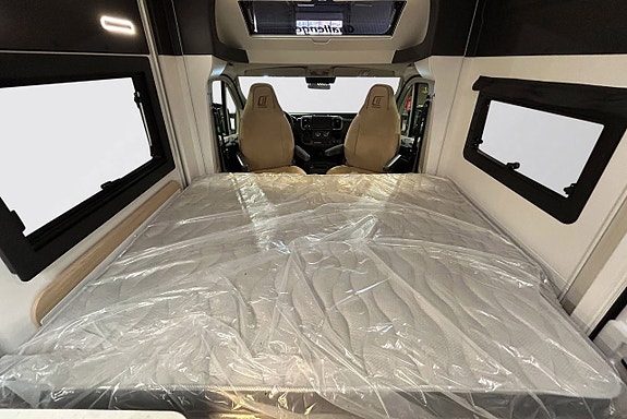 CHALLENGER X150 OPEN EDITION # AUTOMAT # ADAPTIV FARTHÅLLARE # 599cm lång # DIESELVÄRMARE - STOR SITTGRUPP 14 of 30