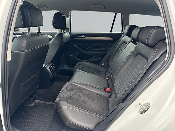 Volkswagen Passat 11 of 22