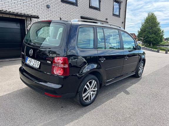 Volkswagen Touran 11 of 20