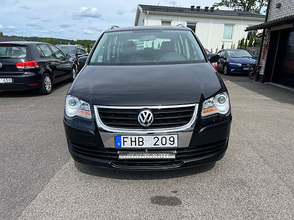 Volkswagen Touran 3 of 20
