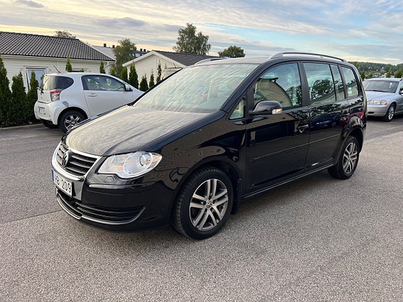 Volkswagen Touran 5 of 5