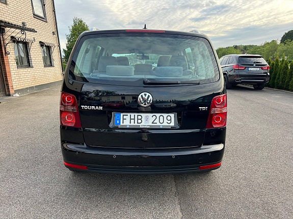 Volkswagen Touran 9 of 20