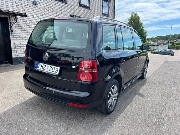 Volkswagen Touran 10 of 20