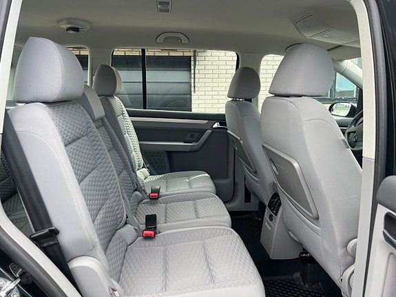 Volkswagen Touran 16 of 20