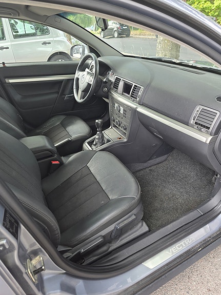 Opel Vectra 2 of 5