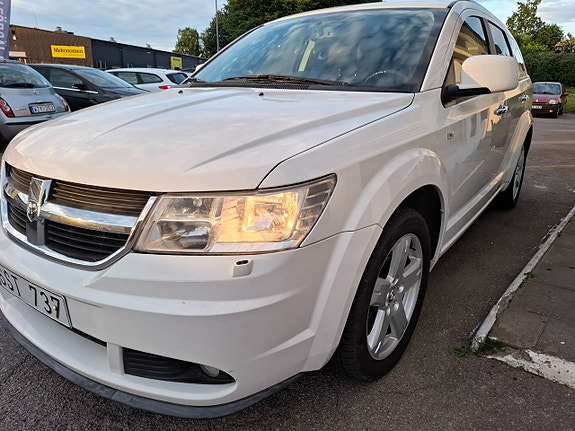 Dodge Journey 2 of 5