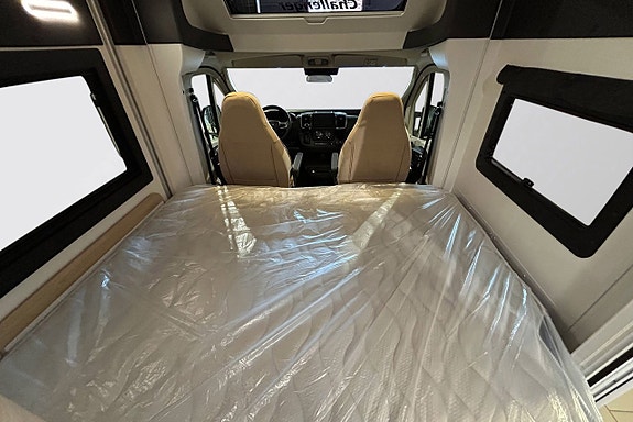 CHALLENGER X250 OPEN EDITION # AUTOMAT # ADAPTIV FARTHÅLLARE # 636cm lång # DIESELVÄRMARE - STOR SITTGRUPP 15 of 30