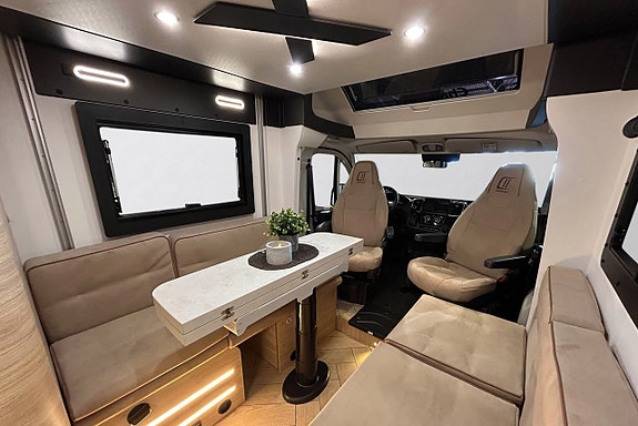 CHALLENGER X250 OPEN EDITION # AUTOMAT # ADAPTIV FARTHÅLLARE # 636cm lång # DIESELVÄRMARE - STOR SITTGRUPP 5 of 30