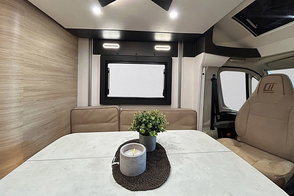 CHALLENGER X250 OPEN EDITION # AUTOMAT # ADAPTIV FARTHÅLLARE # 636cm lång # DIESELVÄRMARE - STOR SITTGRUPP 10 of 30