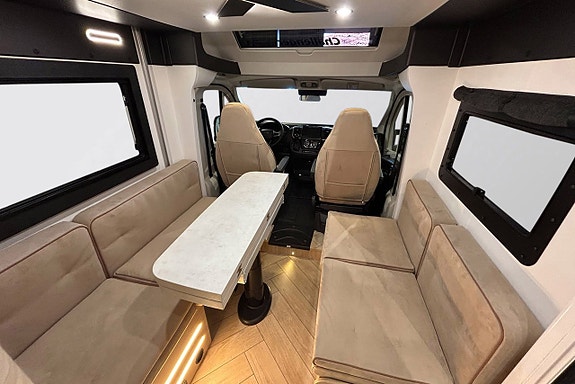 CHALLENGER X250 OPEN EDITION # AUTOMAT # ADAPTIV FARTHÅLLARE # 636cm lång # DIESELVÄRMARE - STOR SITTGRUPP 12 of 30