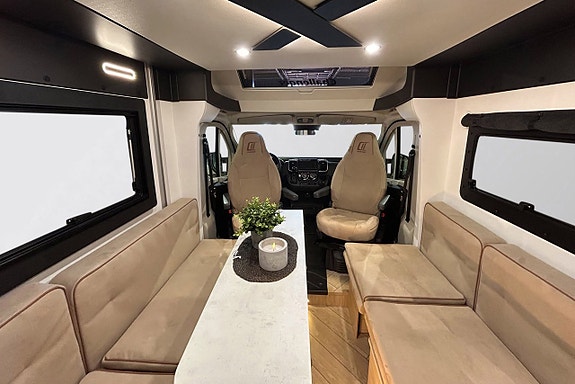 CHALLENGER X250 OPEN EDITION # AUTOMAT # ADAPTIV FARTHÅLLARE # 636cm lång # DIESELVÄRMARE - STOR SITTGRUPP 6 of 30