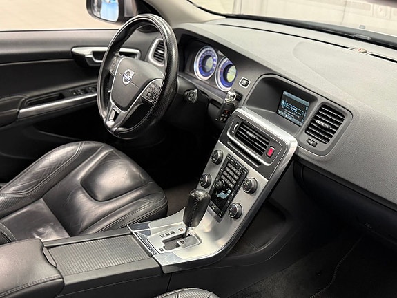 Volvo V60 11 of 23