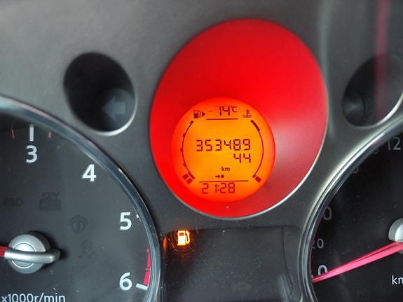 Nissan X-Trail 3 of 4