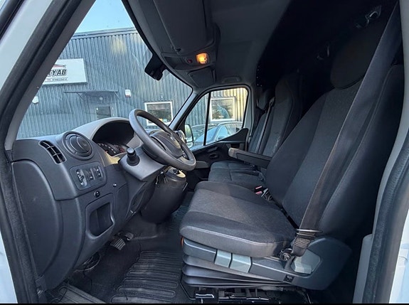 Opel Movano 11 of 12