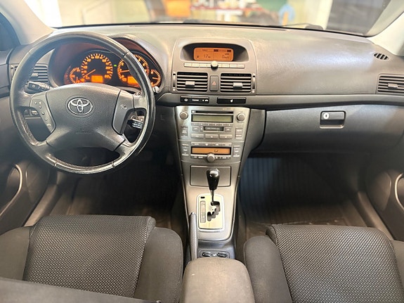 Toyota Avensis 6 of 7
