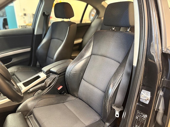 BMW 320d 18 of 22