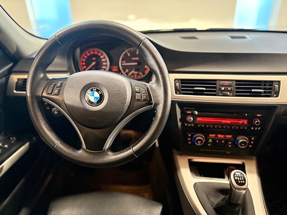 BMW 320d 11 of 22