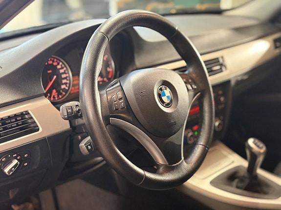 BMW 320d 14 of 22