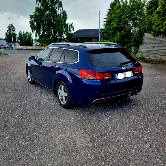 Honda Accord 3 of 5