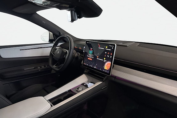 Polestar 4 3 of 30