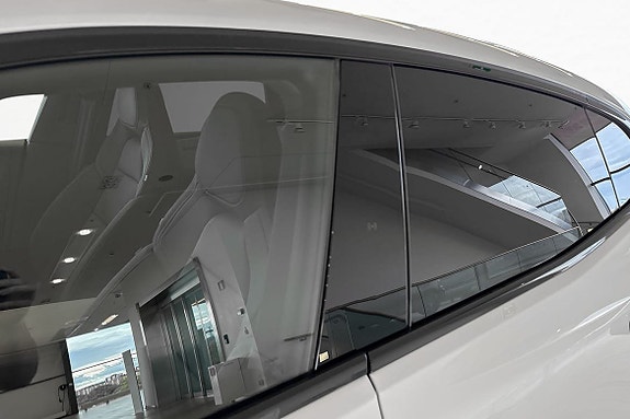 Polestar 4 24 of 30