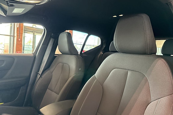 Volvo EX40 20 of 30