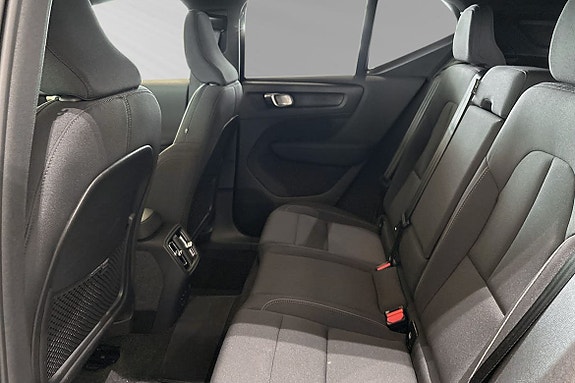 Volvo EX40 8 of 30