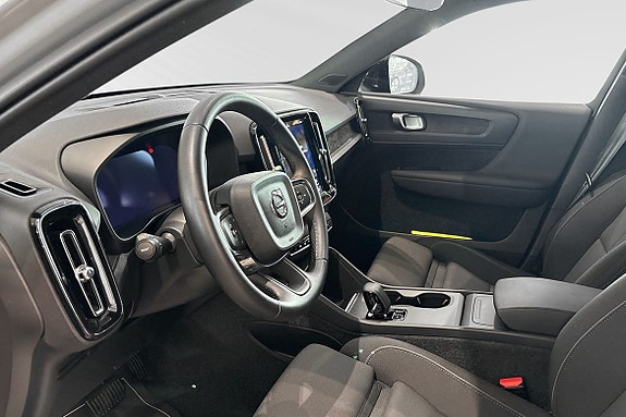 Volvo EX40 7 of 30