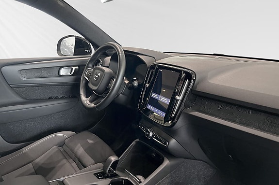 Volvo EX40 10 of 30