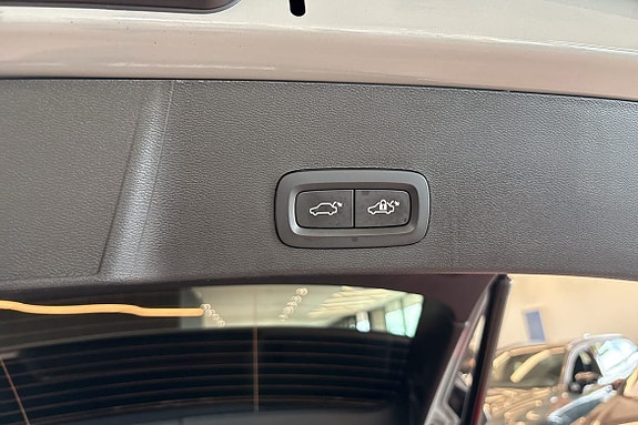 Volvo EX40 15 of 30