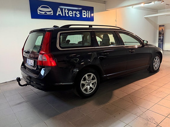 Volvo V70 4 of 14